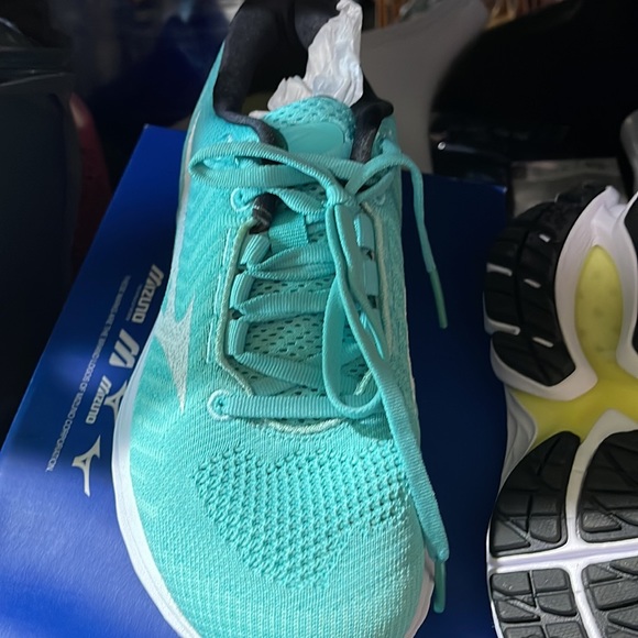 New with tags Womans wave rider wave knit running sneakers size 7 - Picture 3 of 4